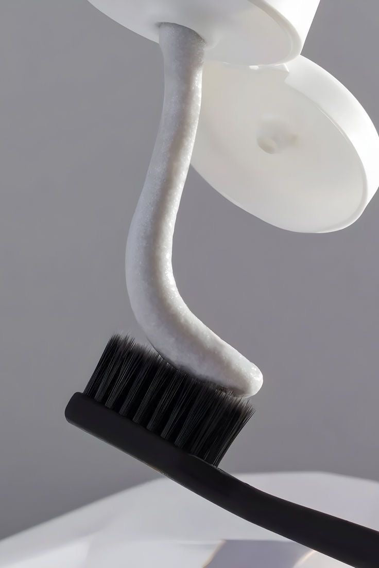How to Choose the Right Toothpaste: Trends & Tips