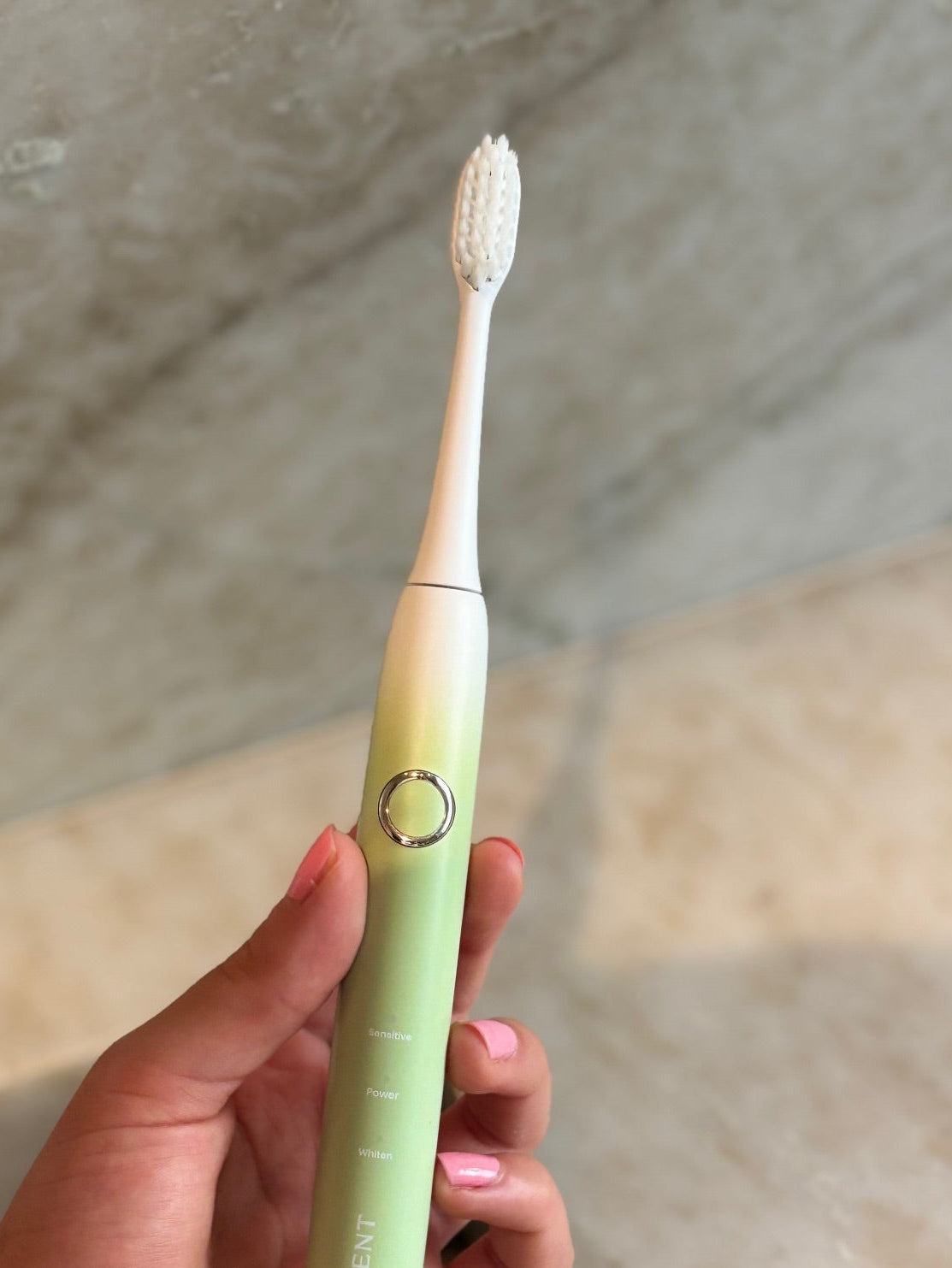 Spark_mint_bristles_Lucent